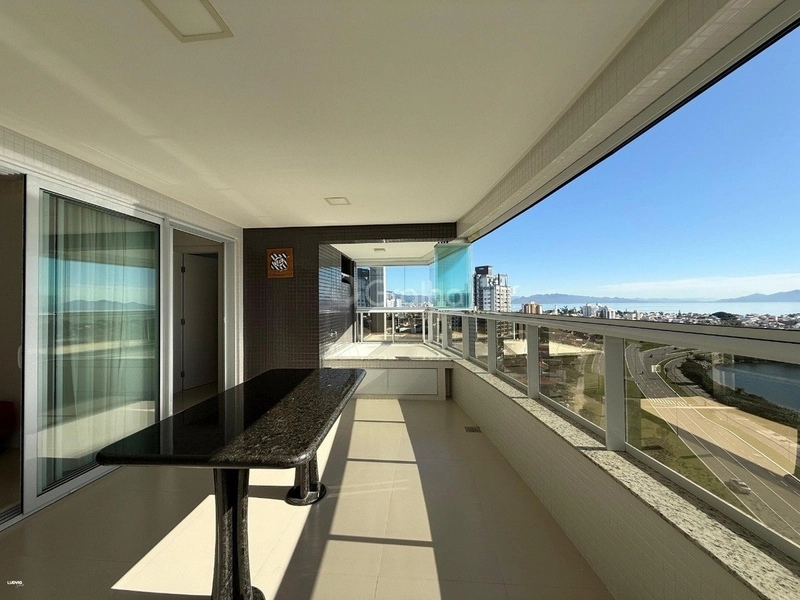 Apartamento com 3 suítes no Estreito em Florianópolis: 7ª foto da galeria de imagens do imóvel