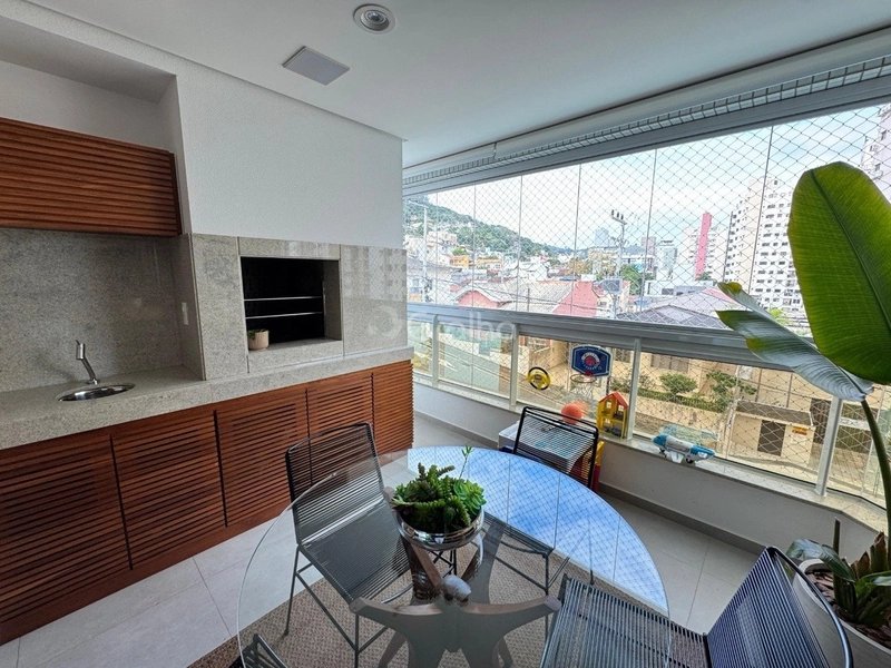 Apartamento com 2 suítes na Agronômica em Florianópolis: 9ª foto da galeria de imagens do imóvel