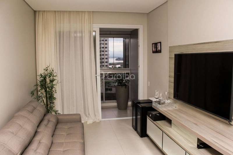 Apartamento com 2 dormitórios no Centro de Florianópolis: 2ª foto da galeria de imagens do imóvel