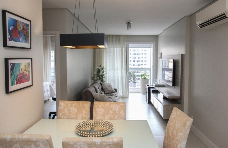 Apartamento com 2 dormitórios no Centro de Florianópolis: 1ª foto da galeria de imagens do imóvel