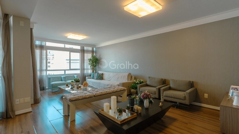 Apartamento com 4 dormitórios no Centro de Florianópolis: 4ª foto da galeria de imagens do imóvel