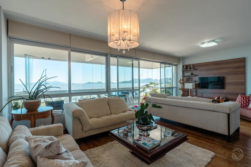 Apartamento com 4 dormitórios na Beira Mar Norte, Florianópolis: 3ª foto da galeria de imagens do imóvel