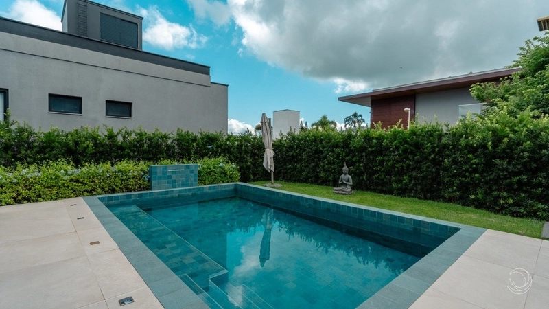 Casa alto padrão com 4 dormitórios no Cacupé em Florianópolis: 35ª foto da galeria de imagens do imóvel