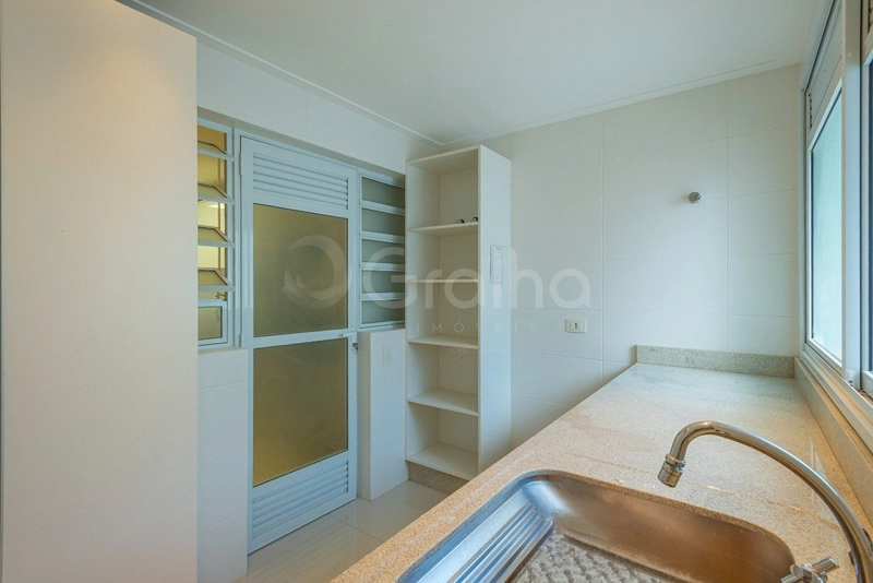 Apartamento com 2 suítes na Agronômica: 16ª foto da galeria de imagens do imóvel