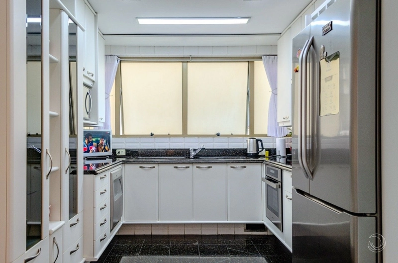 Apartamento com 4 suítes na Beira Mar Norte, Florianópolis: 9ª foto da galeria de imagens do imóvel