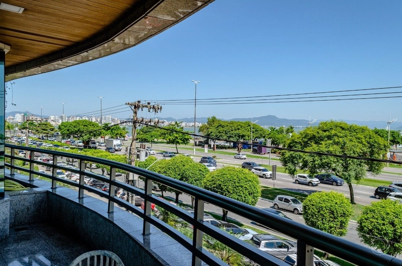 Apartamento com 4 suítes na Beira Mar Norte, Florianópolis: 1ª foto da galeria de imagens do imóvel