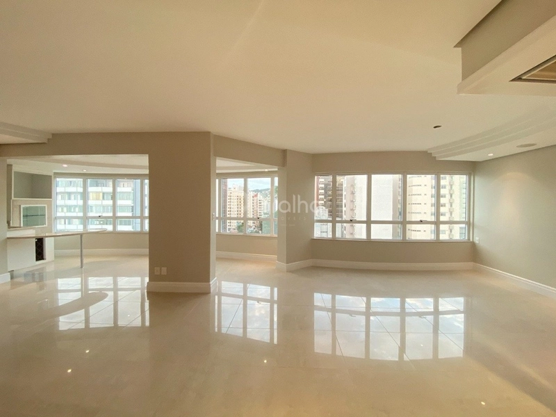 Apartamento com 3 suítes no Centro de Florianópolis: 3ª foto da galeria de imagens do imóvel