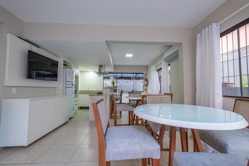 Cobertura duplex com 3 dormitórios no Centro de Florianópolis: 33ª foto da galeria de imagens do imóvel