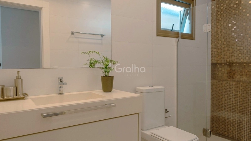 Casa alto padrão com 3 suítes em Santa Mônica em Florianópolis: 36ª foto da galeria de imagens do imóvel