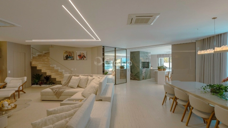 Casa alto padrão com 3 suítes em Santa Mônica em Florianópolis: 3ª foto da galeria de imagens do imóvel