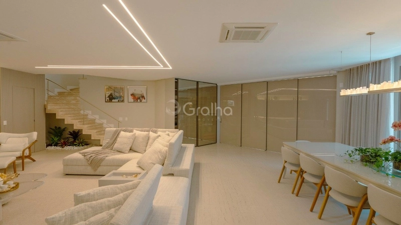 Casa alto padrão com 3 suítes em Santa Mônica em Florianópolis: 4ª foto da galeria de imagens do imóvel