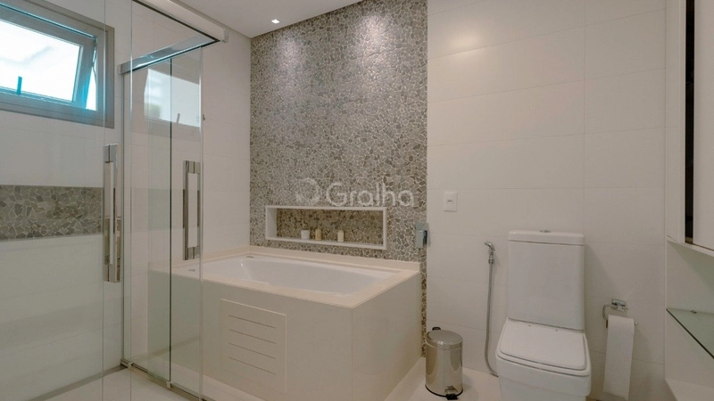 Casa alto padrão com 3 suítes em Santa Mônica em Florianópolis: 33ª foto da galeria de imagens do imóvel