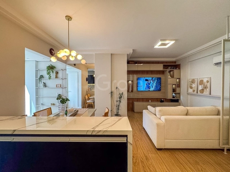 Apartamento com 3 dormitórios, sendo 1 suíte, no Centro