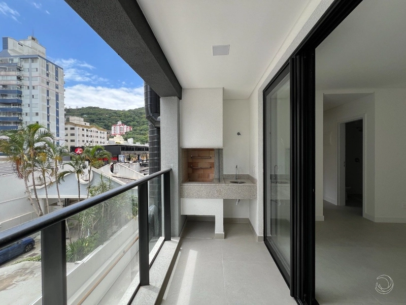 Apartamento com 2 dormitórios no Centro de Florianópolis: 1ª foto da galeria de imagens do imóvel