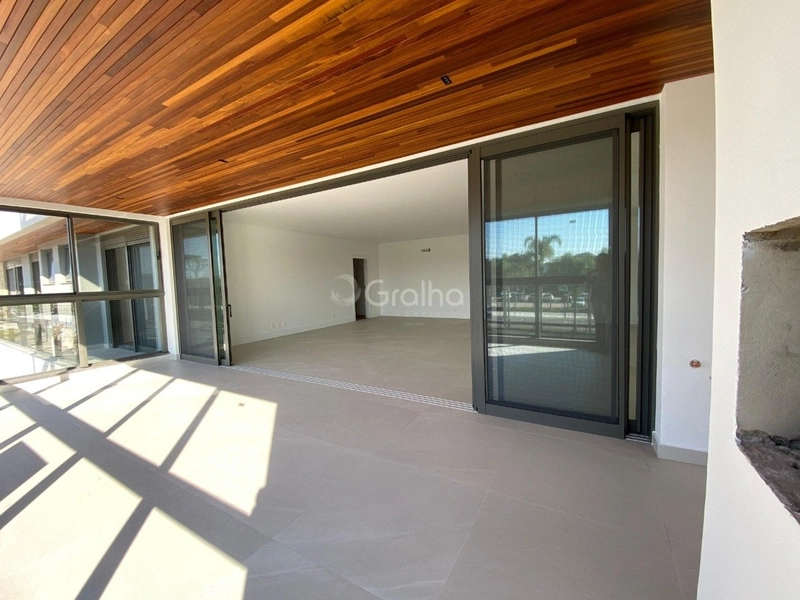 Apartamento com 3 Suítes em Jurerê, Florianópolis: 8ª foto da galeria de imagens do imóvel