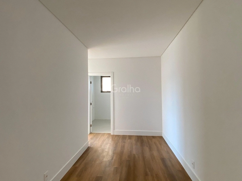 Apartamento com 3 Suítes em Jurerê, Florianópolis: 17ª foto da galeria de imagens do imóvel