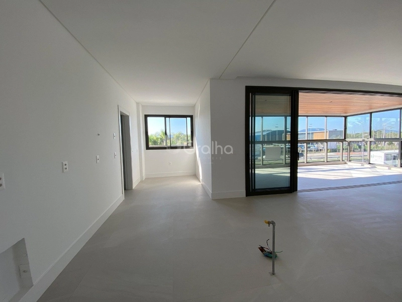 Apartamento com 3 Suítes em Jurerê, Florianópolis: 12ª foto da galeria de imagens do imóvel