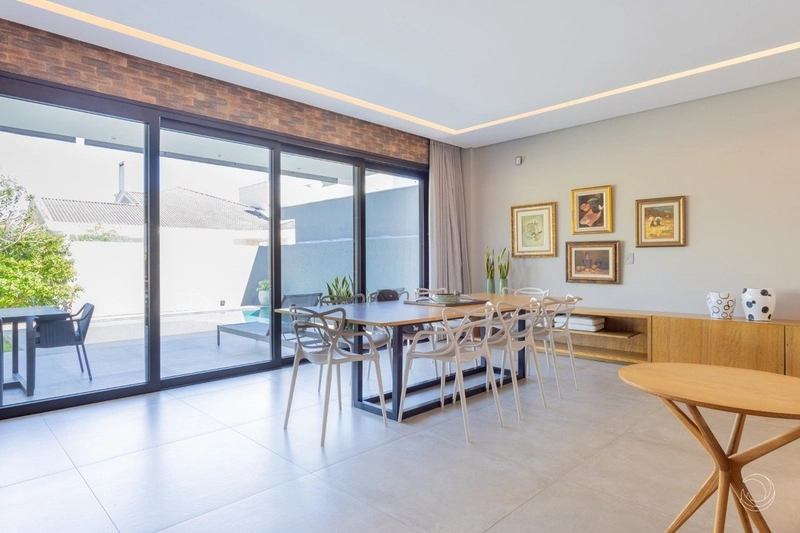 Casa com 5 dormitórios em Jurerê, Florianópolis.: 2ª foto da galeria de imagens do imóvel