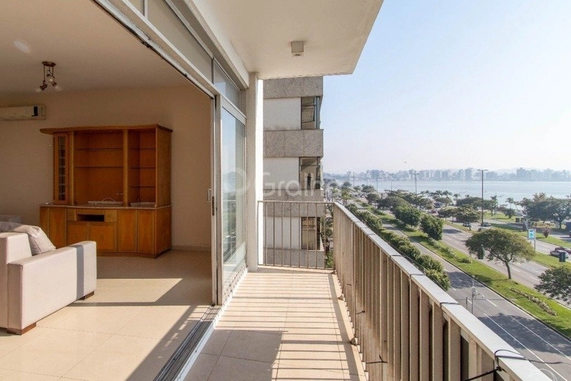 Apartamento com 3 dormitórios na Beira Mar Norte em Florianópolis: 1ª foto da galeria de imagens do imóvel