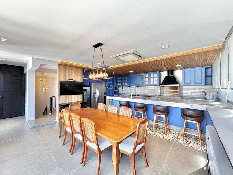 Apartamento duplex com 3 suítes na Agronômica em Florianópolis: 18ª foto da galeria de imagens do imóvel