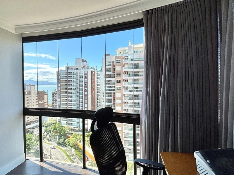 Apartamento duplex com 3 suítes na Agronômica em Florianópolis: 11ª foto da galeria de imagens do imóvel