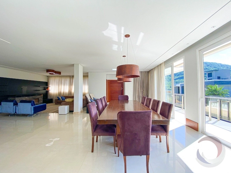 Casa com 4 suítes em condomínio fechado no Itacurubi em Florianópolis: 7ª foto da galeria de imagens do imóvel