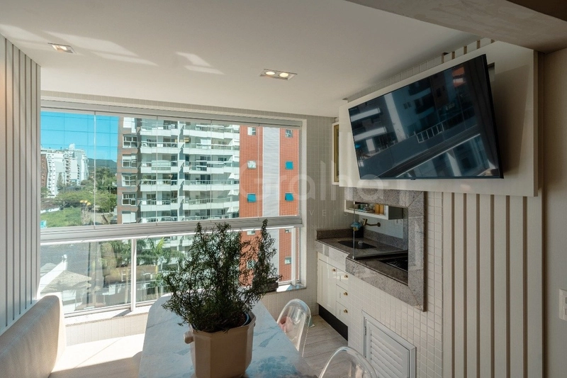 Apartamento com 3 dormitórios na Agronômica, Florianópolis: 3ª foto da galeria de imagens do imóvel