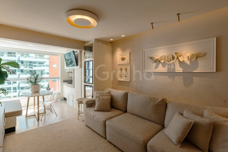 Apartamento com 3 dormitórios na Agronômica, Florianópolis: 2ª foto da galeria de imagens do imóvel