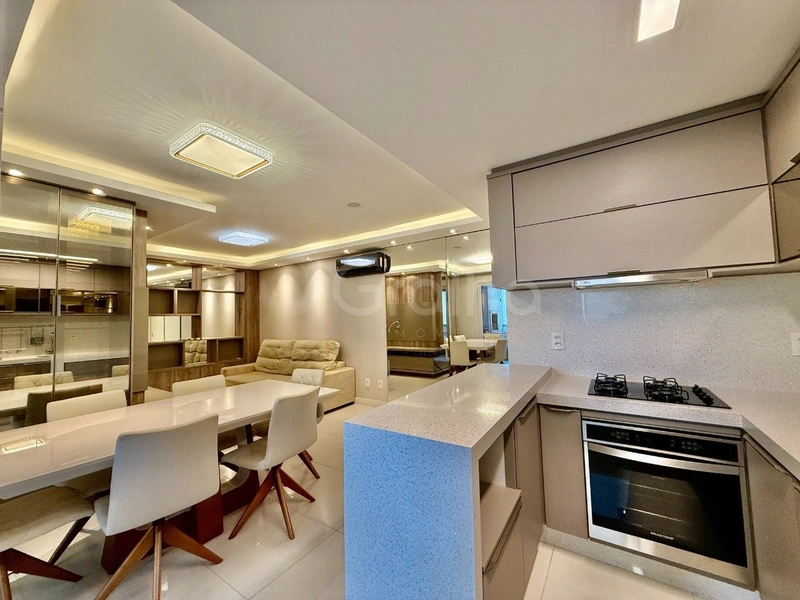 Apartamento com 3 dormitórios na Agronômica: 5ª foto da galeria de imagens do imóvel