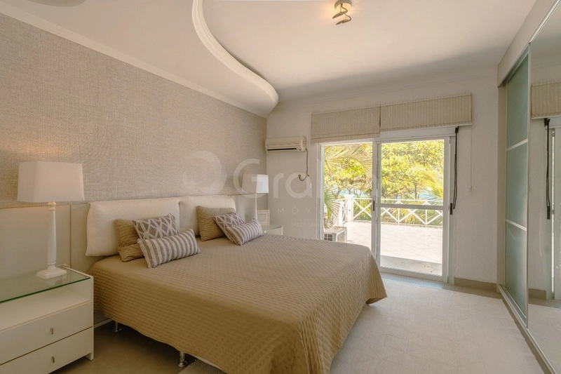 Casa de Alto Padrão com 4 suítes em Jurerê: 26ª foto da galeria de imagens do imóvel