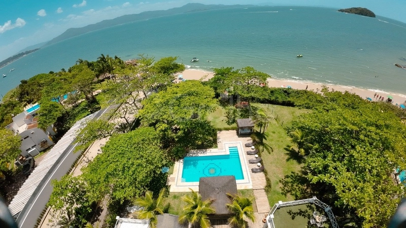 Casa de Alto Padrão com 4 suítes em Jurerê: 43ª foto da galeria de imagens do imóvel