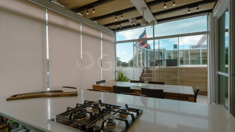 Cobertura com 4 suítes em Jurerê: 8ª foto da galeria de imagens do imóvel