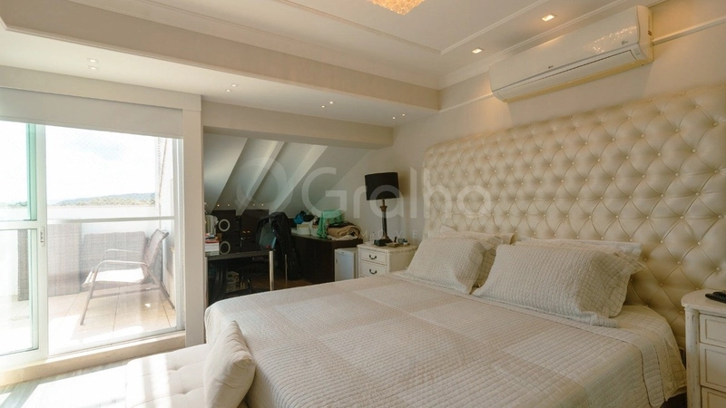 Cobertura com 4 suítes em Jurerê: 18ª foto da galeria de imagens do imóvel