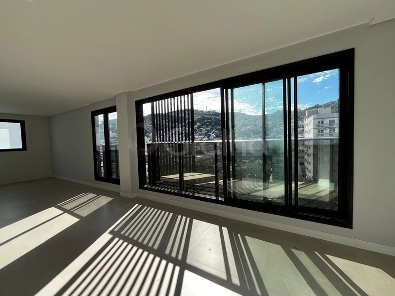 Apartamento com 3 dormitórios no Centro: 2ª foto da galeria de imagens do imóvel