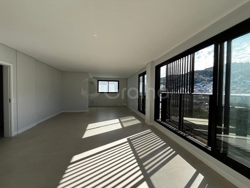 Apartamento com 3 dormitórios no Centro