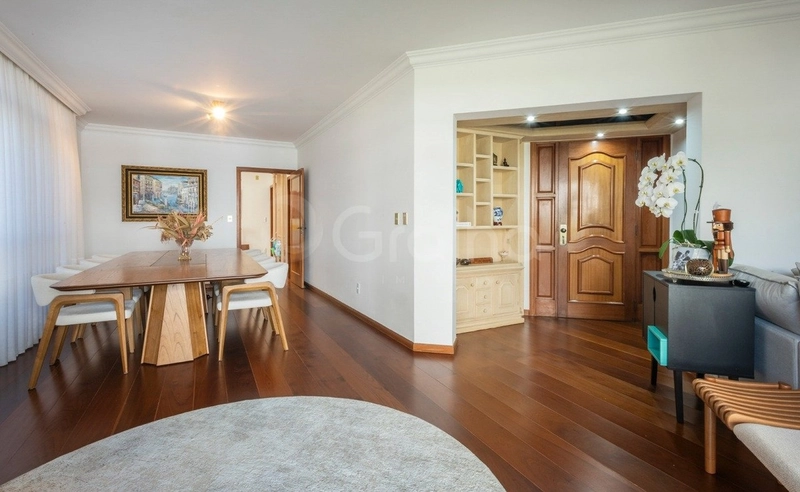 Apartamento com 4 dormitórios no Centro: 3ª foto da galeria de imagens do imóvel