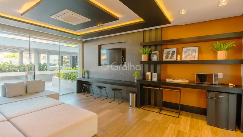 Apartamento com 3 dormitórios na Agronômica