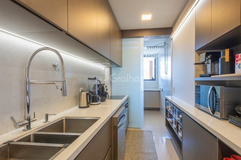 Apartamento com 3 dormitórios na Agronômica: 9ª foto da galeria de imagens do imóvel