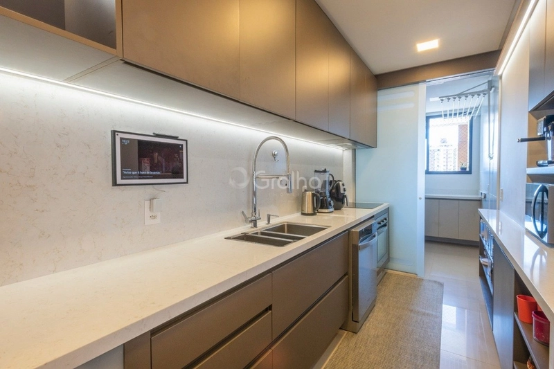 Apartamento com 3 dormitórios na Agronômica: 8ª foto da galeria de imagens do imóvel