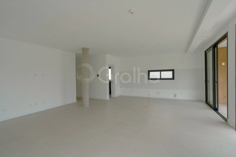 Casa com 4 suítes no Cacupé: 3ª foto da galeria de imagens do imóvel