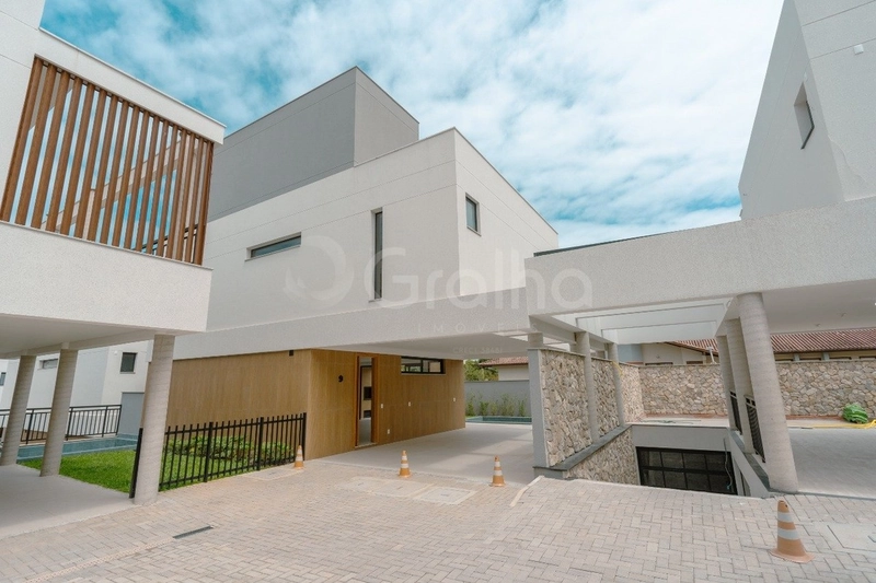 Casa com 4 suítes no Cacupé: 31ª foto da galeria de imagens do imóvel