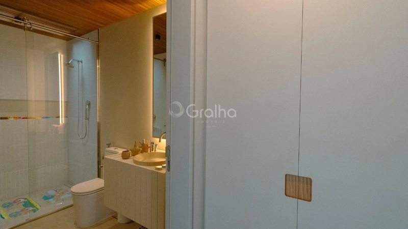 Casa de alto padrão com 5 suítes no Morro das Pedras: 29ª foto da galeria de imagens do imóvel