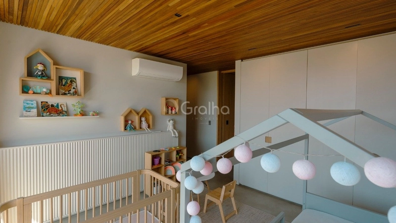 Casa de alto padrão com 5 suítes no Morro das Pedras: 27ª foto da galeria de imagens do imóvel