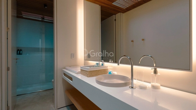 Casa de alto padrão com 5 suítes no Morro das Pedras: 25ª foto da galeria de imagens do imóvel