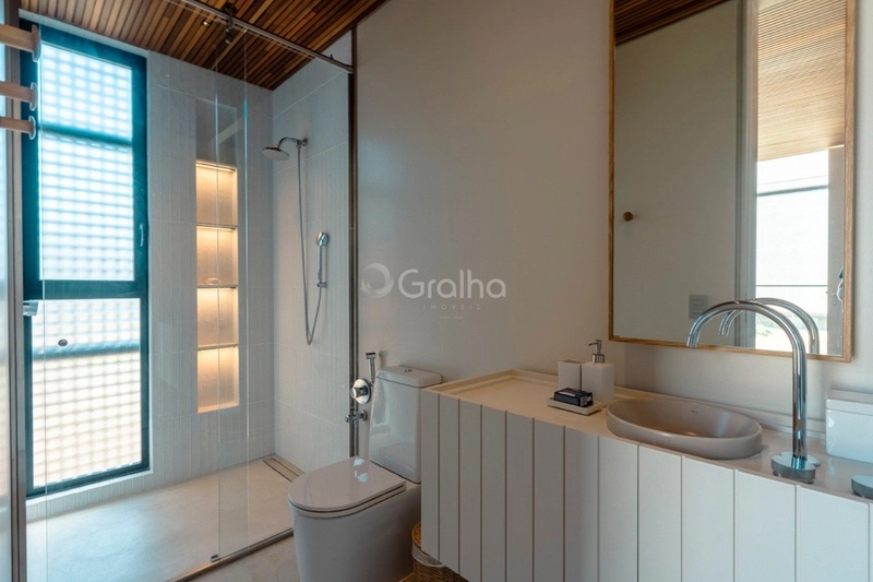 Casa de alto padrão com 5 suítes no Morro das Pedras: 16ª foto da galeria de imagens do imóvel