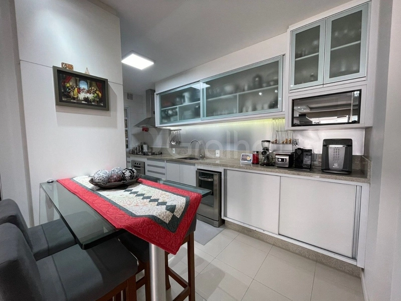 Apartamento com 4 dormitórios no Itacorubi: 3ª foto da galeria de imagens do imóvel