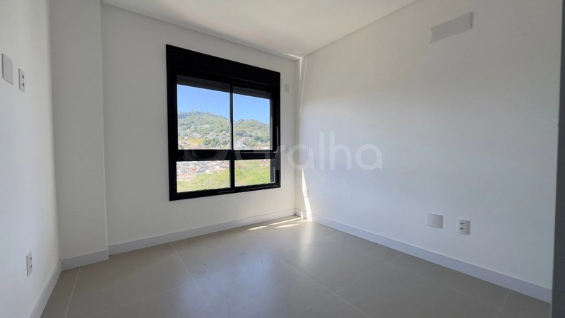 Apartamento com 3 suítes na Agronômica: 12ª foto da galeria de imagens do imóvel