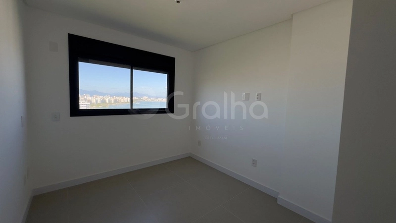 Apartamento com 3 suítes na Agronômica: 11ª foto da galeria de imagens do imóvel