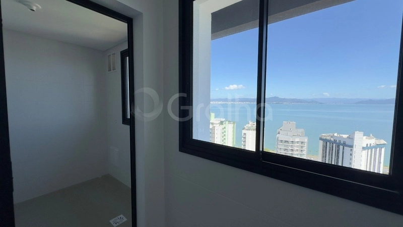 Apartamento com 3 suítes na Agronômica: 4ª foto da galeria de imagens do imóvel