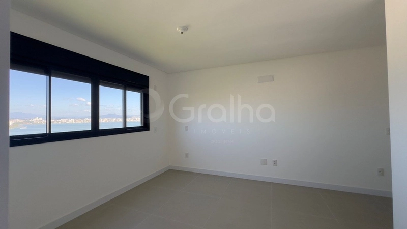 Apartamento com 3 suítes na Agronômica: 17ª foto da galeria de imagens do imóvel